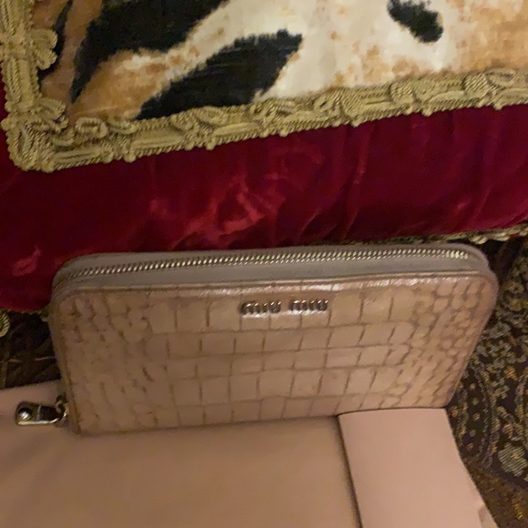 Authentic Miu Miu zip around long wallet - Picture 3 of 14